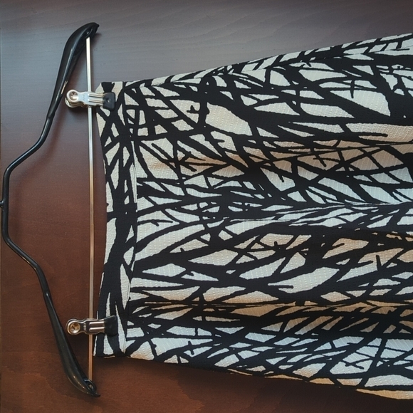 Forever 21 Skater Skirt Mini Knee Length Cream Black XS Grunge Goth Thorns - Picture 3 of 8